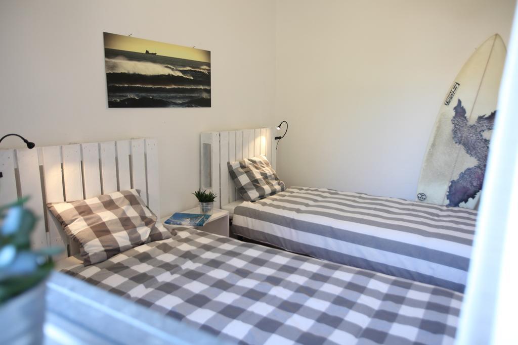 Moka Surfhouse Hostel Ericeira Cameră foto